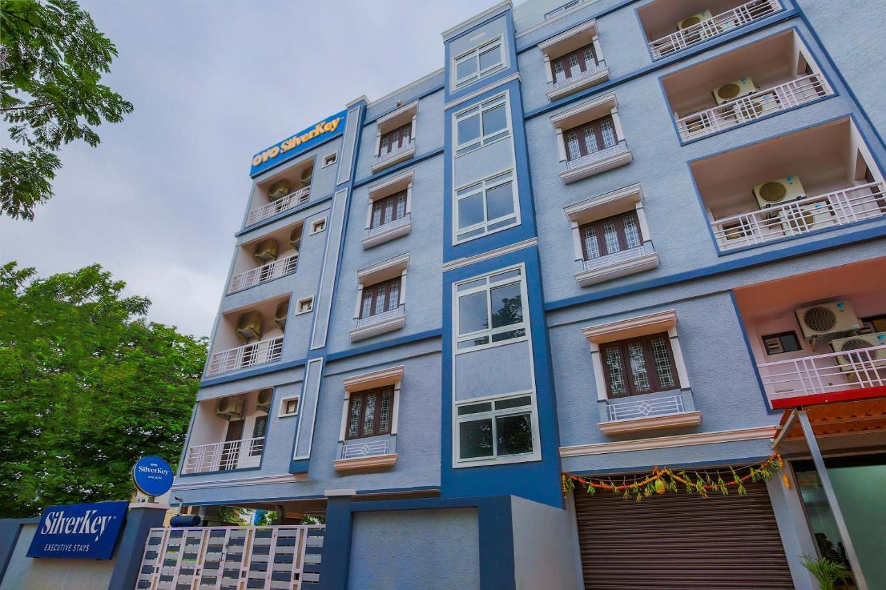Oyo Silverkey 74581 Nallagandla Hotel Hyderabad Exterior photo