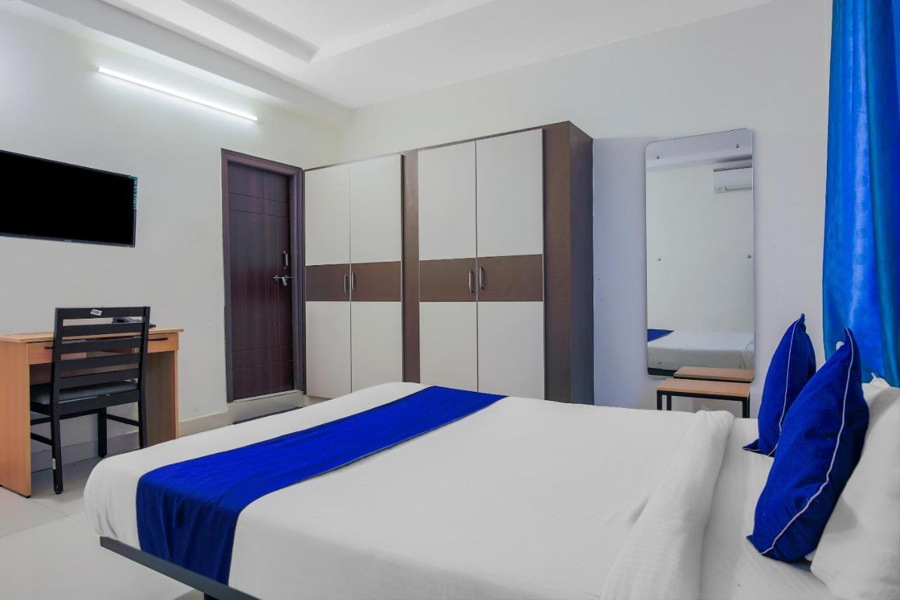 Oyo Silverkey 74581 Nallagandla Hotel Hyderabad Exterior photo